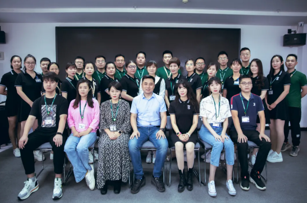 洛陽青峰網(wǎng)絡(luò)第十屆黃埔軍校開學(xué)典禮順利圓滿舉行！