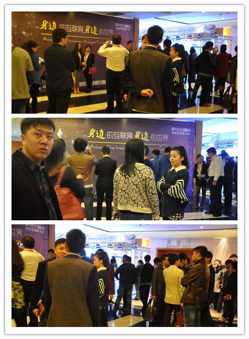 人頭攢動，大家開心的在簽名版下合影