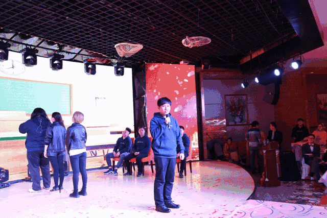 1518401435963167.gif 3111.gif